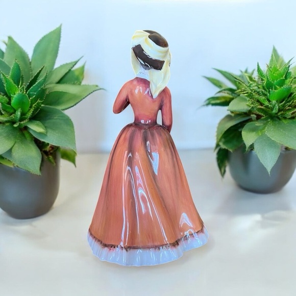 Vintage 1974 Royal Doulton Bone China-“JULIA” Figurine HN2705 - Picture 2 of 6